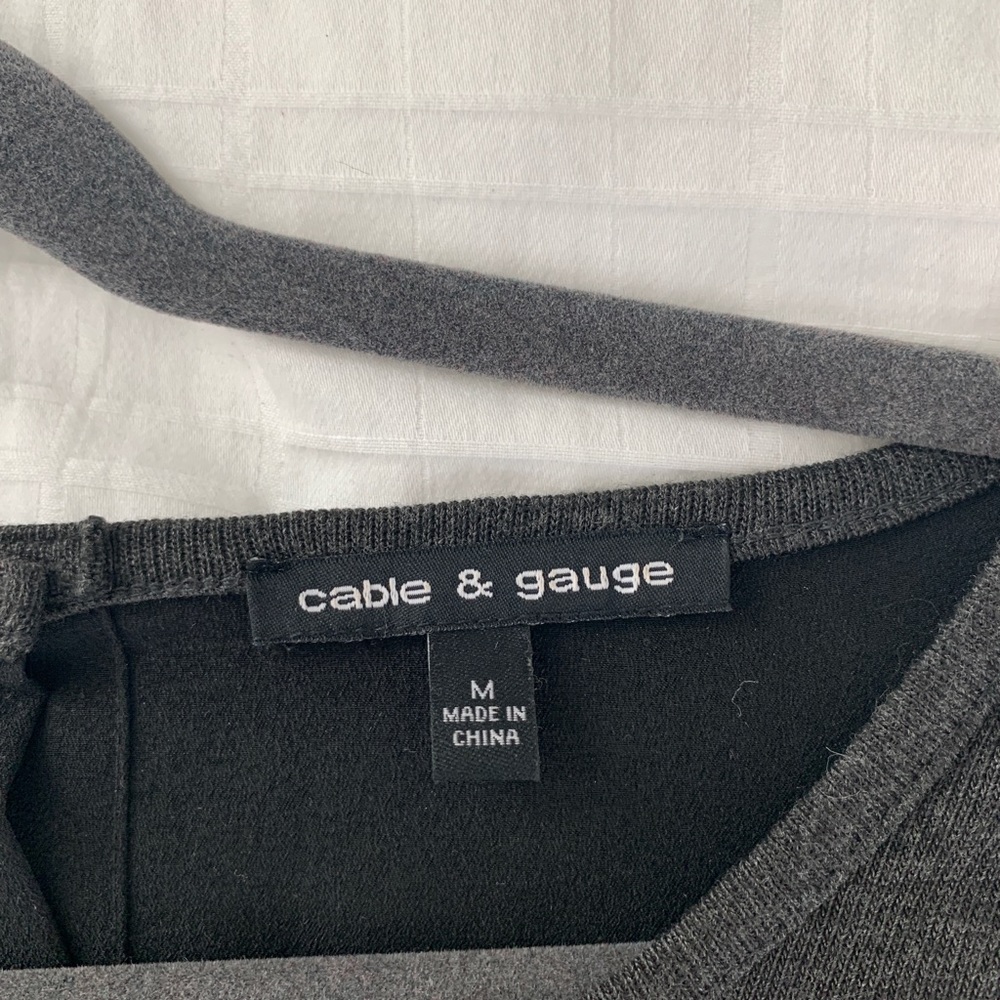 Button back blouse - Picture 2 of 3
